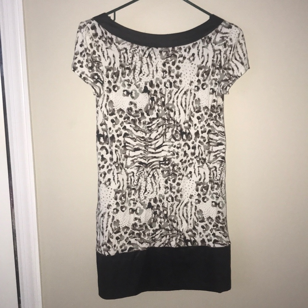 💕Express Tunic Top 💕 - Picture 2 of 4